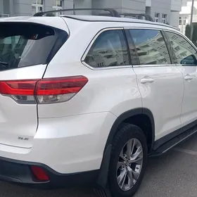 Toyota Highlander 2018