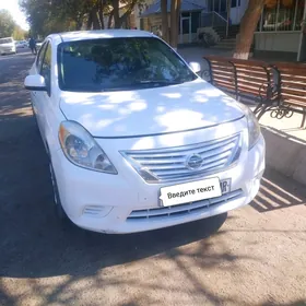 Nissan Versa 2012