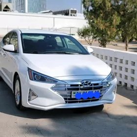 Hyundai Elantra 2019