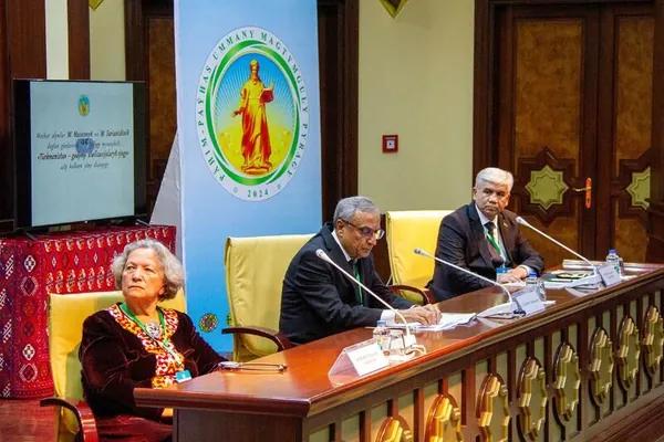 Türkmenistanda Massonyň we Sarianidiniň doglan günleriniň 95 ýyllygy mynasybetli ylmy maslahat geçirildi