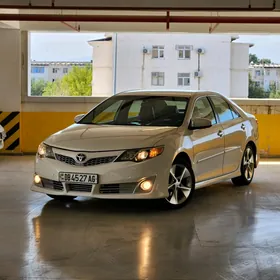 Toyota Camry 2014