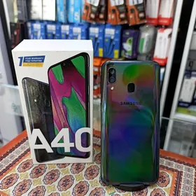 SAMSUNG A40