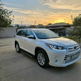 Toyota Highlander 2019