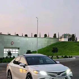 Toyota Camry 2018