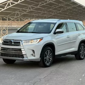 Toyota Highlander 2019