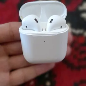 AirPods nausnik