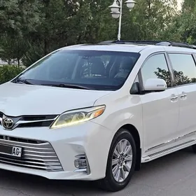 Toyota Sienna 2018