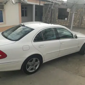 Mercedes-Benz E320 2003