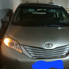 Toyota Sienna 2017