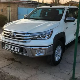 Toyota Hilux 2020