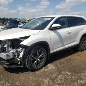 Toyota Highlander 2019