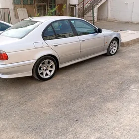 BMW E39 2000