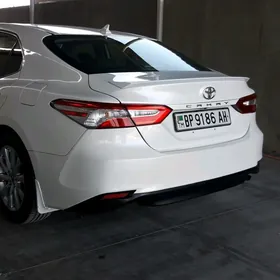 Toyota Camry 2018