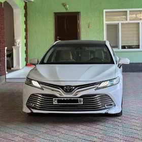 Toyota Camry 2018