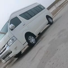 Toyota Hiace 2005