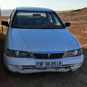 Nissan Sunny 2000