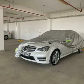 Mercedes-Benz C350 2012