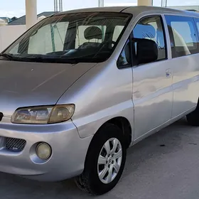 Hyundai H-1 2000