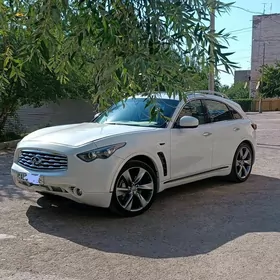 Infiniti FX 2010