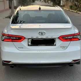 Toyota Camry 2021