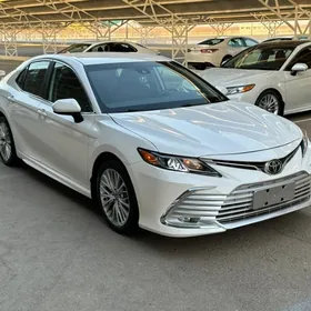 Toyota Camry 2020