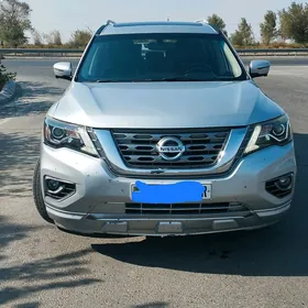 Nissan Pathfinder 2018