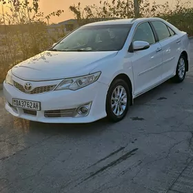 Toyota Camry 2011