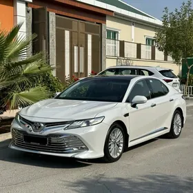 Toyota Camry 2020