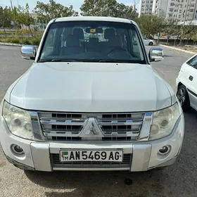 Mitsubishi Pajero 2008