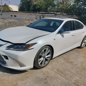 Lexus ES 350 2019