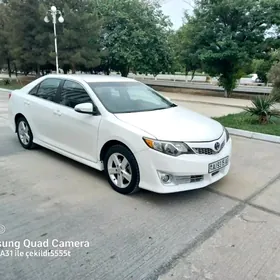 Toyota Camry 2014