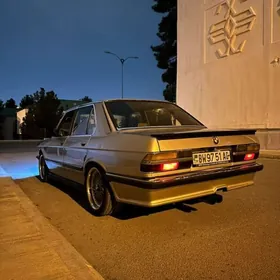 BMW 325 1987