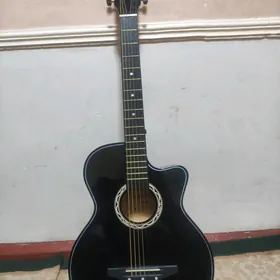 Gitara akustika