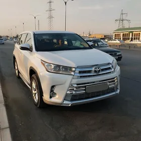 Toyota Highlander 2019