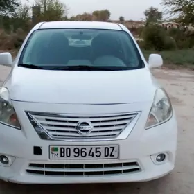 Nissan Versa 2012