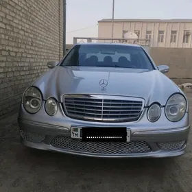 Mercedes-Benz W212 2003