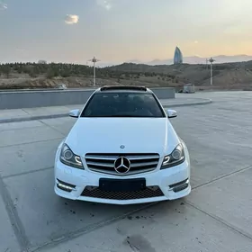 Mercedes-Benz C350 2014