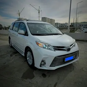 Toyota Sienna 2018