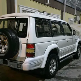 Mitsubishi Montero 1994