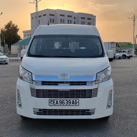 Toyota Hiace 2021