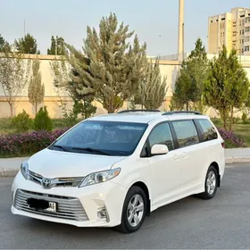 Toyota Sienna 2018