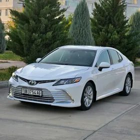 Toyota Camry 2020