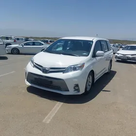 Toyota Sienna 2020