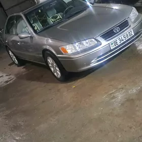 Toyota Camry 2000