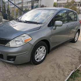 Nissan Versa 2008