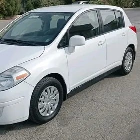 Nissan Versa 2012