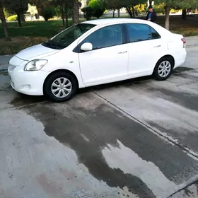 Toyota Yaris 2011