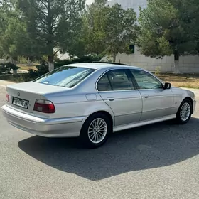 BMW E39 2001