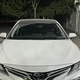 Toyota Camry 2024