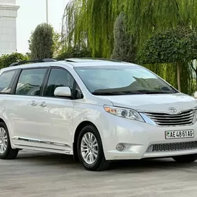 Toyota Sienna 2016